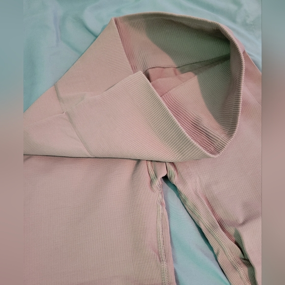 Lululemon Awakening Crop - Picture 4 of 7